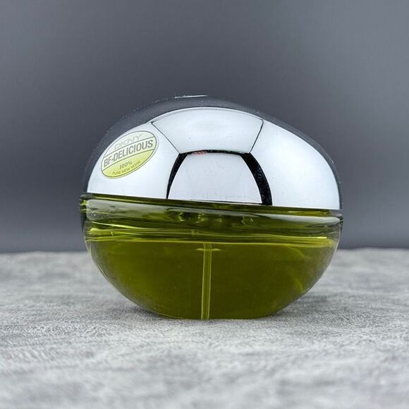 DKNY Be Delicious Perfume Spray Green Apple 1.7 fl oz / 10 ml - Picture 1 of 4